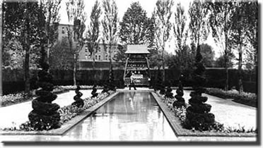 Japanese Gardens photo DS-13 from the private collection of Dr. William R. Hanson