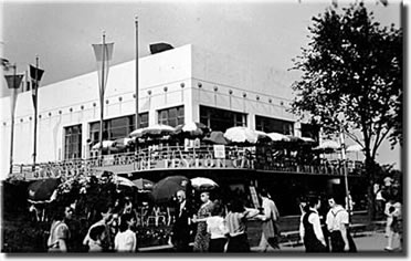 Turf Trylon Café